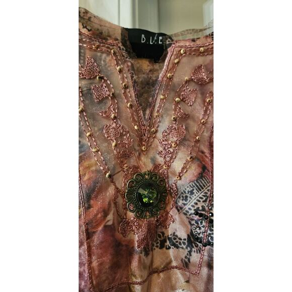 B.L.E.U WOMAN 2X Pink Floral Blouse 3/4 Flair Sleeves Embroidered Lace Beaded - Picture 5 of 11